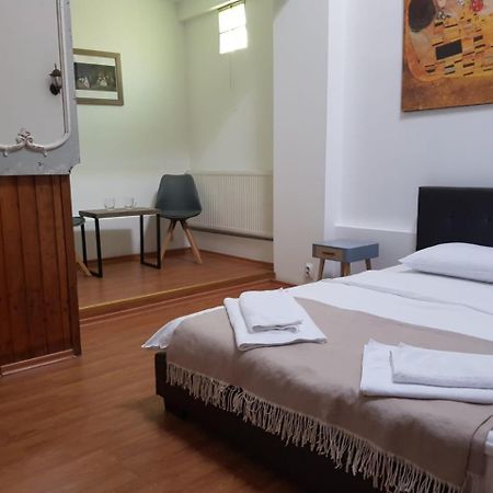 Nonna Mia Hotel Bucureşti Eksteriør bilde