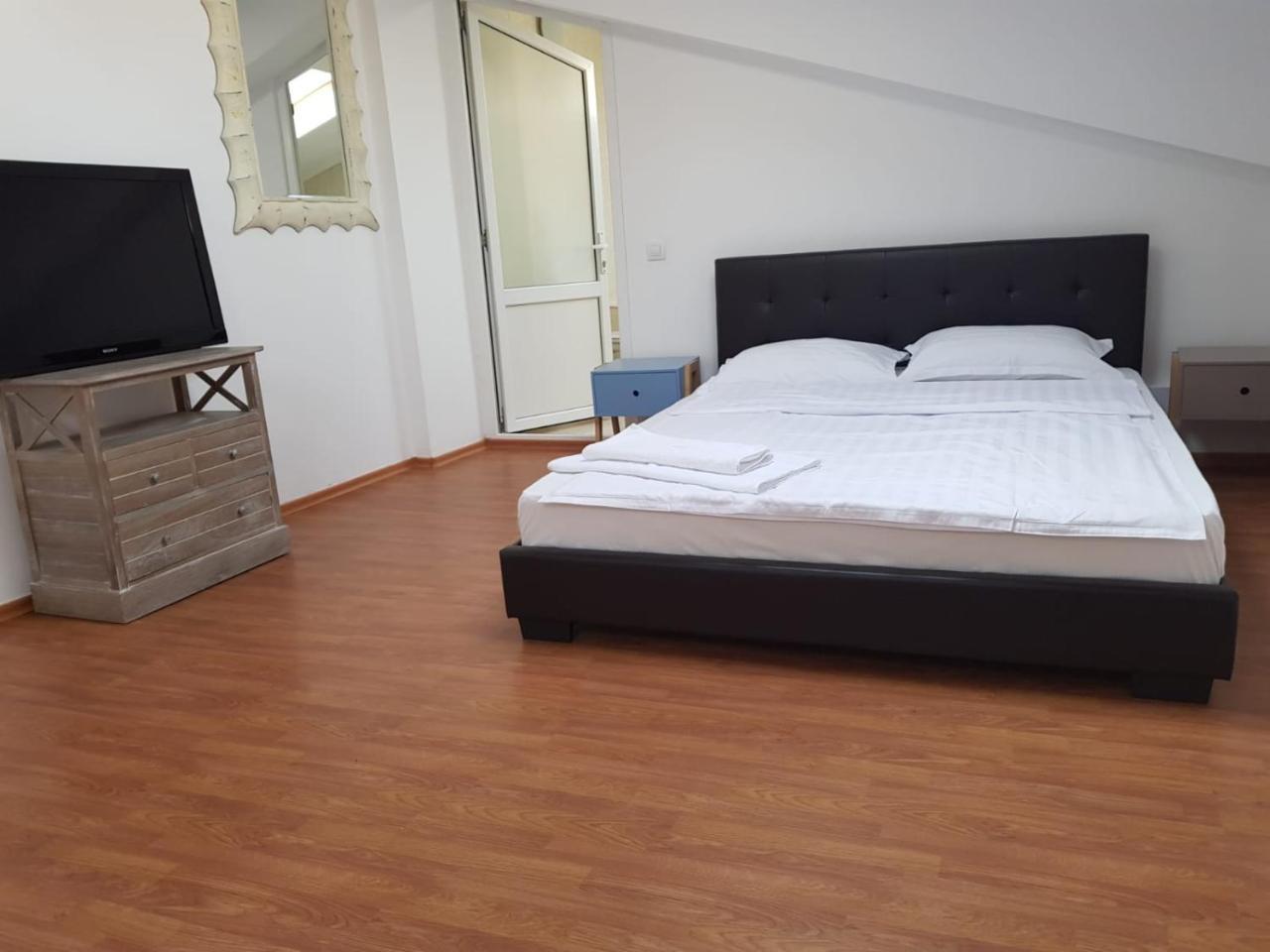 Nonna Mia Hotel Bucureşti Eksteriør bilde