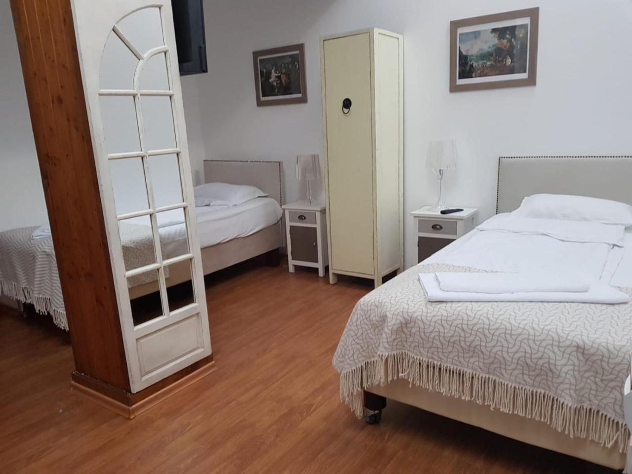 Nonna Mia Hotel Bucureşti Eksteriør bilde